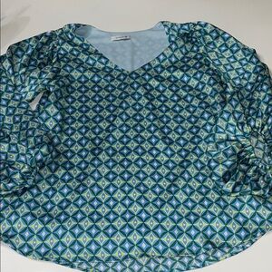 Summer 10 geometric blouse top size small